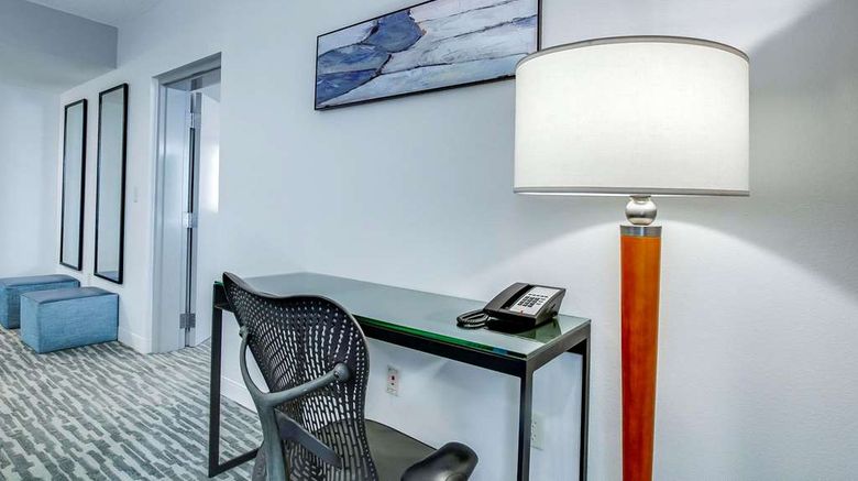 <b>Hilton Garden Inn Louisville/Northeast Room</b>. Images powered by <a href="https://iceportal.shijigroup.com/" title="IcePortal" target="_blank">IcePortal</a>.