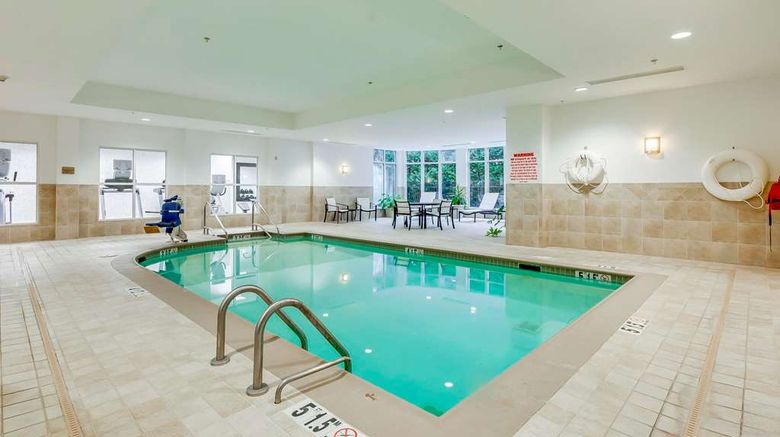 <b>Hilton Garden Inn Louisville/Northeast Pool</b>. Images powered by <a href="https://iceportal.shijigroup.com/" title="IcePortal" target="_blank">IcePortal</a>.