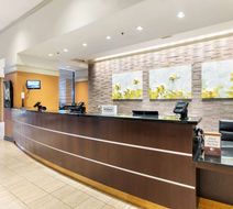 DoubleTree Hotel Mission Valley Lobby