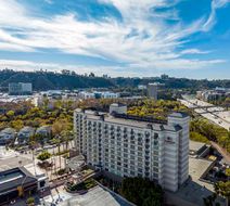 DoubleTree Hotel Mission Valley Exterior