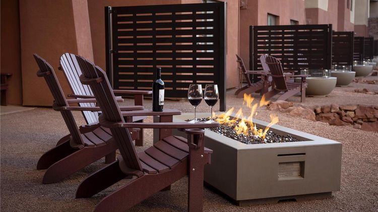 Hilton Sedona Resort at Bell Rock Exterior
