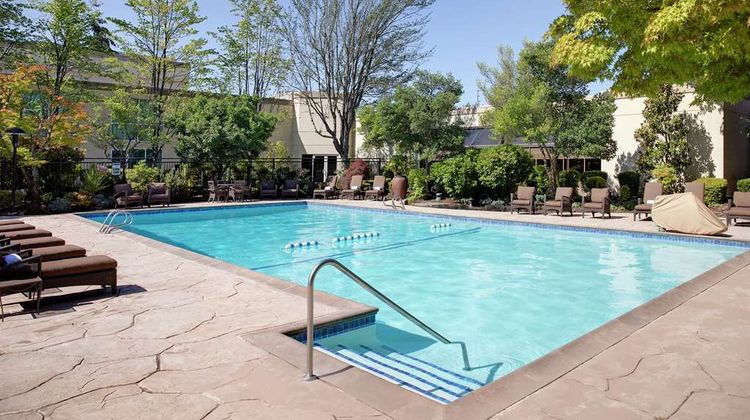 Hilton Seattle Airport & Conf Ctr Pool