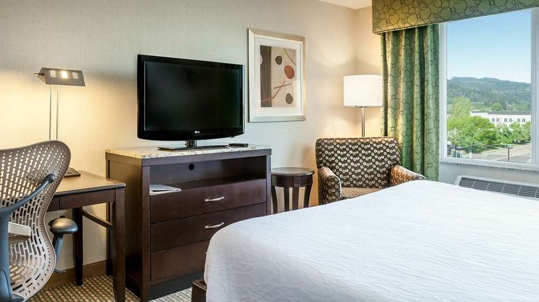 <b>Hilton Garden Inn Seattle/Bothell Room</b>. Images powered by <a href="https://iceportal.shijigroup.com/" title="IcePortal" target="_blank">IcePortal</a>.