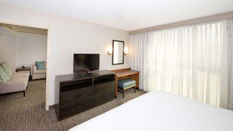 <b>Embassy Suites Seattle North Lynnwood Room</b>. Images powered by <a href="https://iceportal.shijigroup.com/" title="IcePortal" target="_blank">IcePortal</a>.