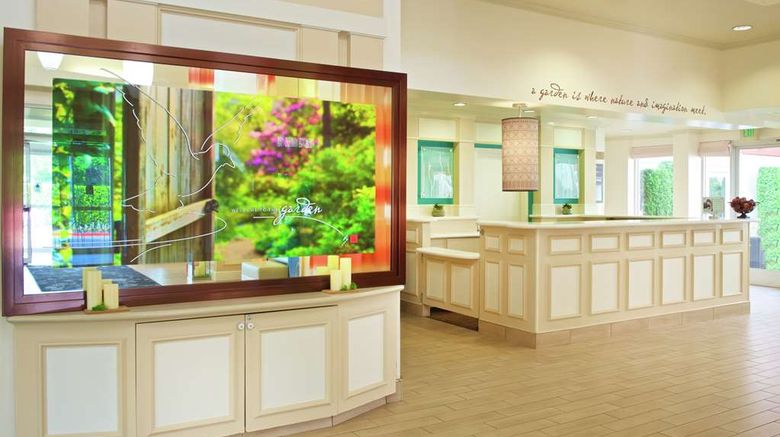 <b>Hilton Garden Inn Seattle/Renton Lobby</b>. Images powered by <a href="https://iceportal.shijigroup.com/" title="IcePortal" target="_blank">IcePortal</a>.