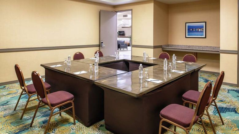 <b>Embassy Suites Seattle Tacoma Intl Arpt Meeting</b>. Images powered by <a href="https://iceportal.shijigroup.com/" title="IcePortal" target="_blank">IcePortal</a>.