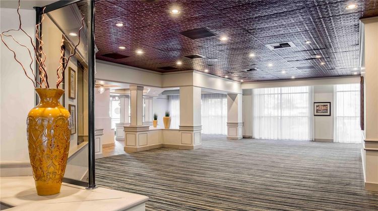 Embassy Suites Seattle Tacoma Intl Arpt Suite