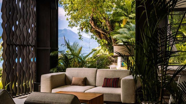 <b>Hilton Seychelles Northolme Resort & Spa Lobby</b>. Images powered by <a href="https://iceportal.shijigroup.com/" title="IcePortal" target="_blank">IcePortal</a>.