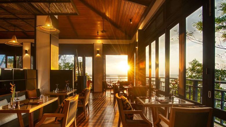 <b>Hilton Seychelles Northolme Resort & Spa Restaurant</b>. Images powered by <a href="https://iceportal.shijigroup.com/" title="IcePortal" target="_blank">IcePortal</a>.