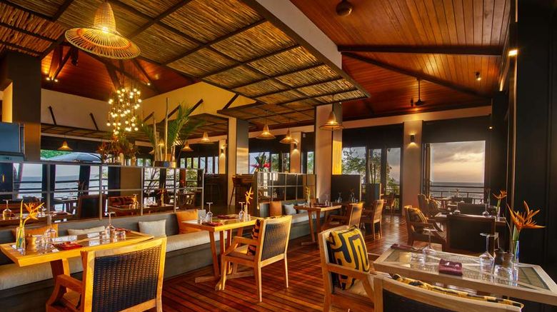 <b>Hilton Seychelles Northolme Resort & Spa Restaurant</b>. Images powered by <a href="https://iceportal.shijigroup.com/" title="IcePortal" target="_blank">IcePortal</a>.