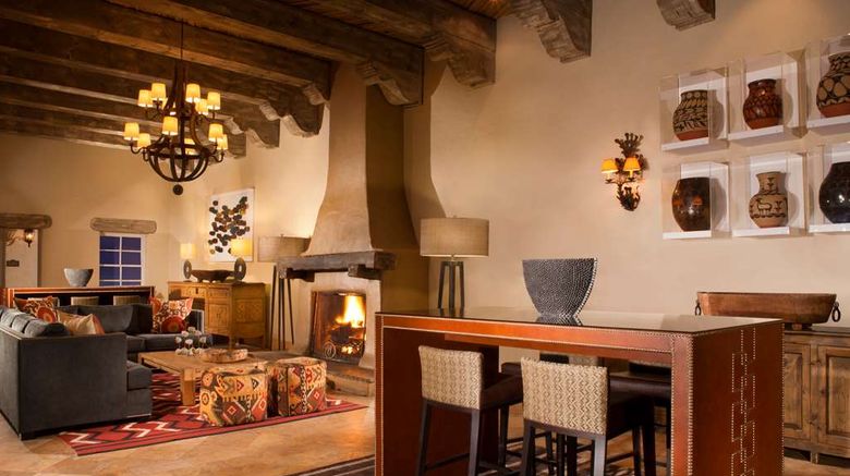 <b>Hilton Santa Fe Historic Plaza Lobby</b>. Images powered by <a href="https://iceportal.shijigroup.com/" title="IcePortal" target="_blank">IcePortal</a>.