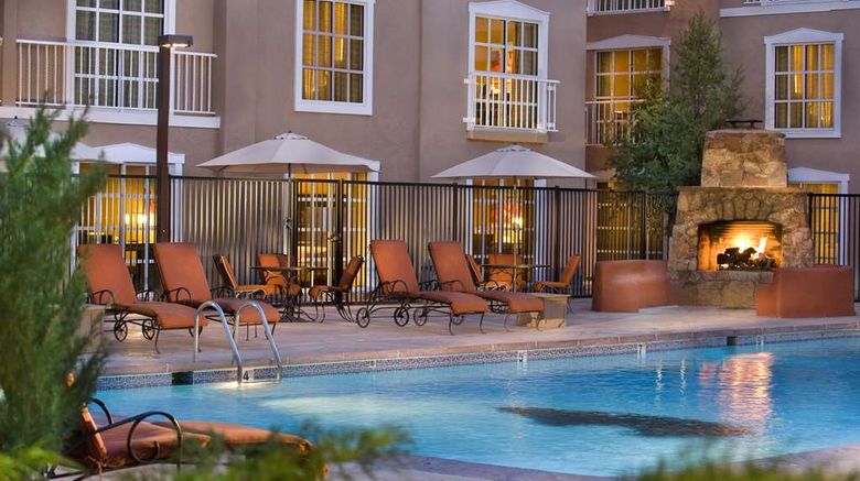 <b>Hilton Santa Fe Historic Plaza Pool</b>. Images powered by <a href="https://iceportal.shijigroup.com/" title="IcePortal" target="_blank">IcePortal</a>.