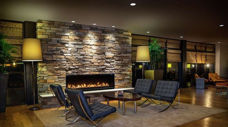 <b>Doubletree Hotel San Francisco Airport Lobby</b>. Images powered by <a href="https://iceportal.shijigroup.com/" title="IcePortal" target="_blank">IcePortal</a>.