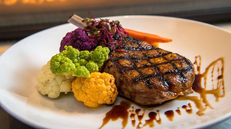 <b>Doubletree Hotel San Francisco Airport Restaurant</b>. Images powered by <a href="https://iceportal.shijigroup.com/" title="IcePortal" target="_blank">IcePortal</a>.
