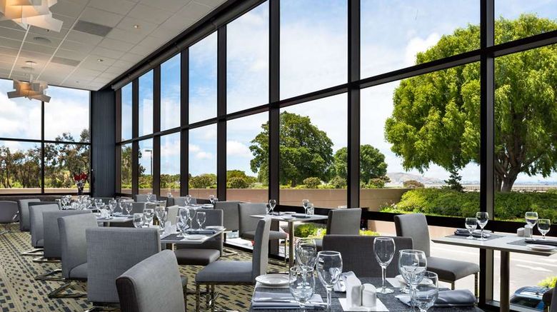 <b>Hilton San Francisco Airport Bayfront Restaurant</b>. Images powered by <a href="https://iceportal.shijigroup.com/" title="IcePortal" target="_blank">IcePortal</a>.