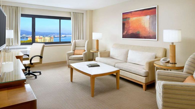 <b>Hilton San Francisco Airport Bayfront Room</b>. Images powered by <a href="https://iceportal.shijigroup.com/" title="IcePortal" target="_blank">IcePortal</a>.