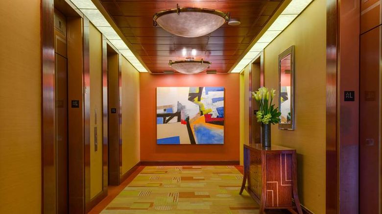 <b>Hilton San Francisco Airport Bayfront Lobby</b>. Images powered by <a href="https://iceportal.shijigroup.com/" title="IcePortal" target="_blank">IcePortal</a>.