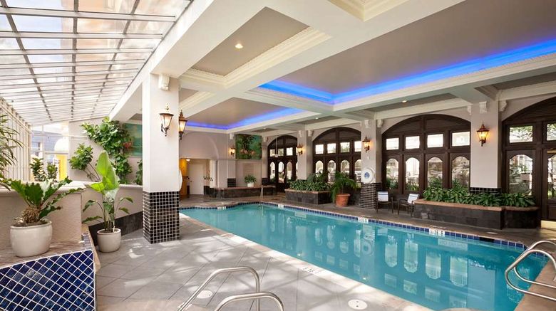 <b>Embassy Suites San Francisco Airport Pool</b>. Images powered by <a href="https://iceportal.shijigroup.com/" title="IcePortal" target="_blank">IcePortal</a>.