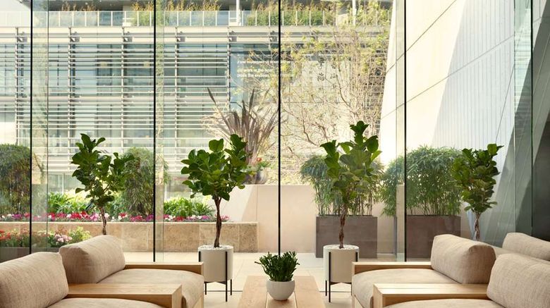<b>Hilton San Francisco Financial District Lobby</b>. Images powered by <a href="https://iceportal.shijigroup.com/" title="IcePortal" target="_blank">IcePortal</a>.