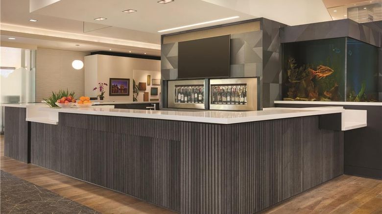 <b>Hilton San Francisco Financial District Restaurant</b>. Images powered by <a href="https://iceportal.shijigroup.com/" title="IcePortal" target="_blank">IcePortal</a>.
