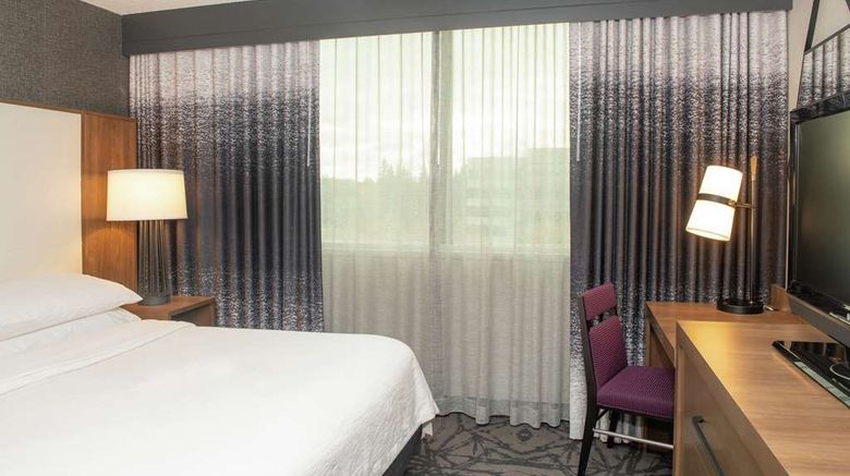 <b>Embassy Suites by Hilton Walnut Creek Room</b>. Images powered by <a href="https://iceportal.shijigroup.com/" title="IcePortal" target="_blank">IcePortal</a>.