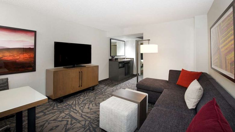 <b>Embassy Suites by Hilton Walnut Creek Room</b>. Images powered by <a href="https://iceportal.shijigroup.com/" title="IcePortal" target="_blank">IcePortal</a>.