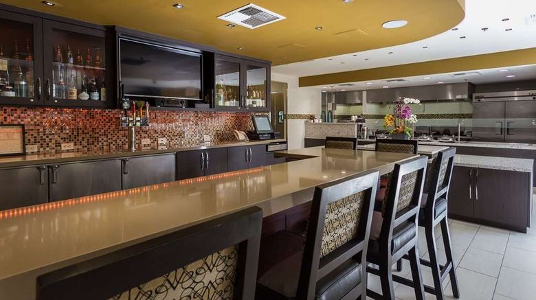 <b>Hilton Garden Inn San Mateo Lobby</b>. Images powered by <a href="https://iceportal.shijigroup.com/" title="IcePortal" target="_blank">IcePortal</a>.
