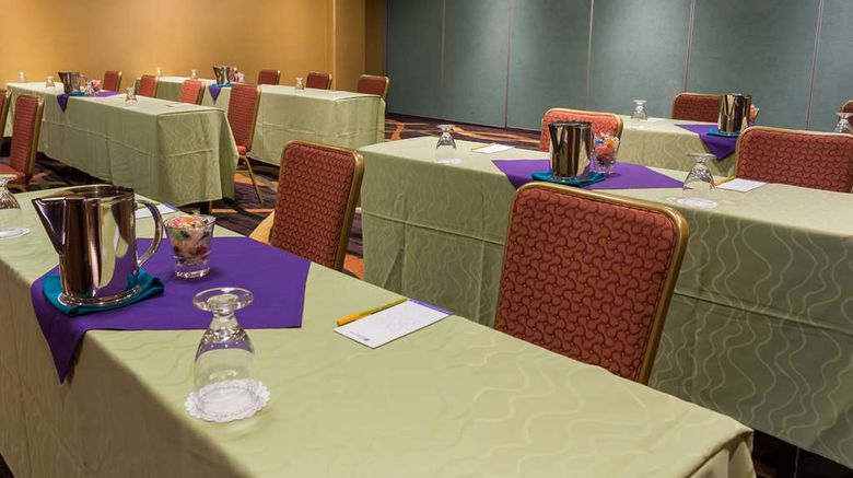 <b>Hilton Garden Inn San Mateo Meeting</b>. Images powered by <a href="https://iceportal.shijigroup.com/" title="IcePortal" target="_blank">IcePortal</a>.