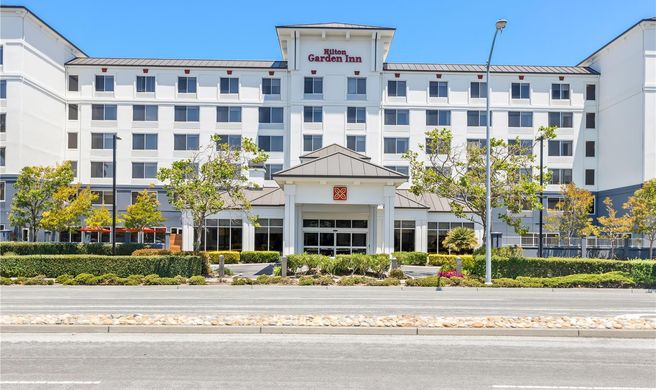 Hilton Garden Inn San Mateo Exterior