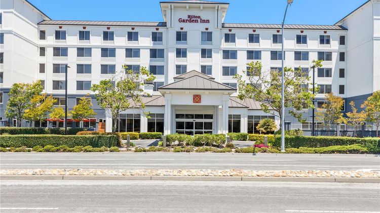 Hilton Garden Inn San Mateo Exterior
