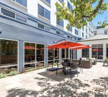 Hilton Garden Inn San Mateo Exterior