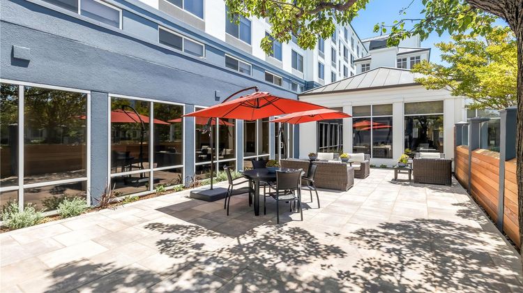 Hilton Garden Inn San Mateo Exterior