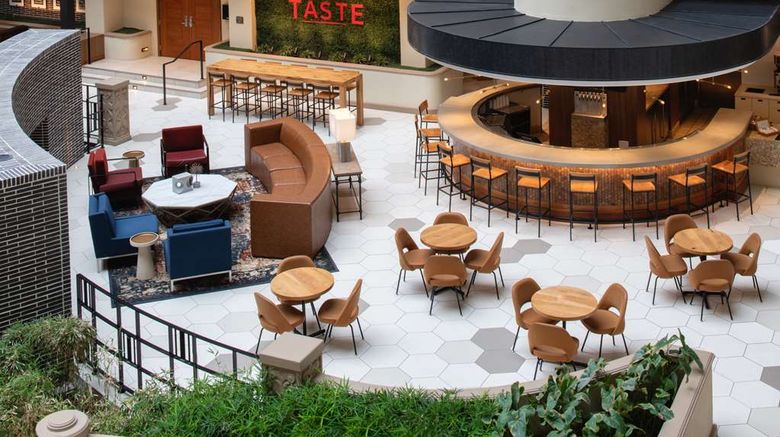 <b>Embassy Suites San Francisco Airport Lobby</b>. Images powered by <a href="https://iceportal.shijigroup.com/" title="IcePortal" target="_blank">IcePortal</a>.