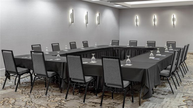 <b>Doubletree by Hilton Springfield Meeting</b>. Images powered by <a href="https://iceportal.shijigroup.com/" title="IcePortal" target="_blank">IcePortal</a>.