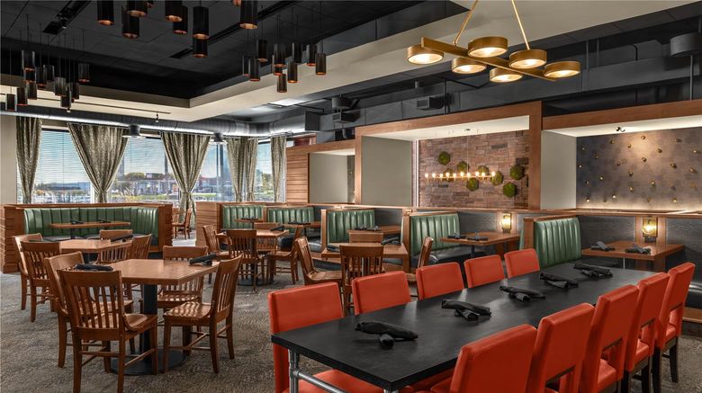 <b>Doubletree by Hilton Springfield Restaurant</b>. Images powered by <a href="https://iceportal.shijigroup.com/" title="IcePortal" target="_blank">IcePortal</a>.