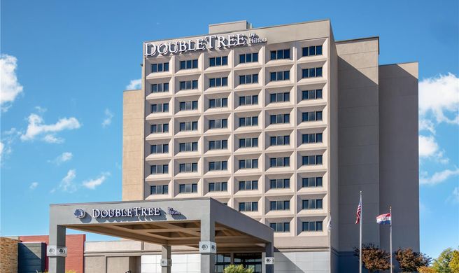 Doubletree by Hilton Springfield Exterior