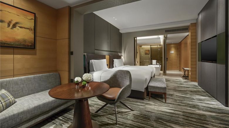 <b>Hilton Shanghai Hongqiao Room</b>. Images powered by <a href="https://iceportal.shijigroup.com/" title="IcePortal" target="_blank">IcePortal</a>.