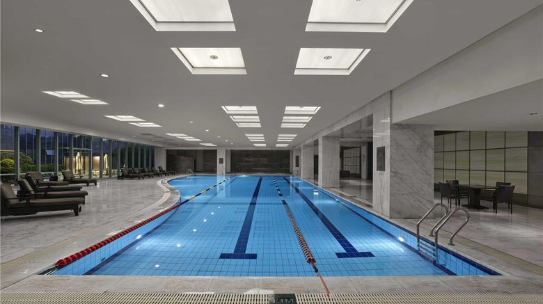 <b>Hilton Shanghai Hongqiao Pool</b>. Images powered by <a href="https://iceportal.shijigroup.com/" title="IcePortal" target="_blank">IcePortal</a>.