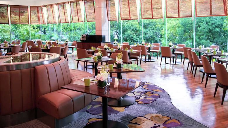 <b>DoubleTree by Hilton Shanghai - Pudong Restaurant</b>. Images powered by <a href="https://iceportal.shijigroup.com/" title="IcePortal" target="_blank">IcePortal</a>.