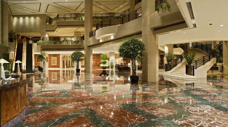 <b>DoubleTree by Hilton Shanghai - Pudong Lobby</b>. Images powered by <a href="https://iceportal.shijigroup.com/" title="IcePortal" target="_blank">IcePortal</a>.