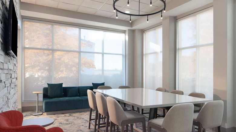 <b>Hilton Garden Inn Shreveport Airport Lobby</b>. Images powered by <a href="https://iceportal.shijigroup.com/" title="IcePortal" target="_blank">IcePortal</a>.