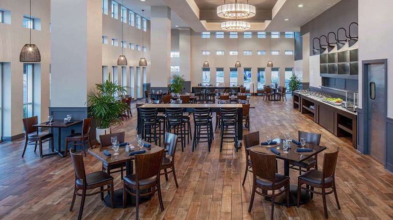 <b>Hilton Shreveport Restaurant</b>. Images powered by <a href="https://iceportal.shijigroup.com/" title="IcePortal" target="_blank">IcePortal</a>.