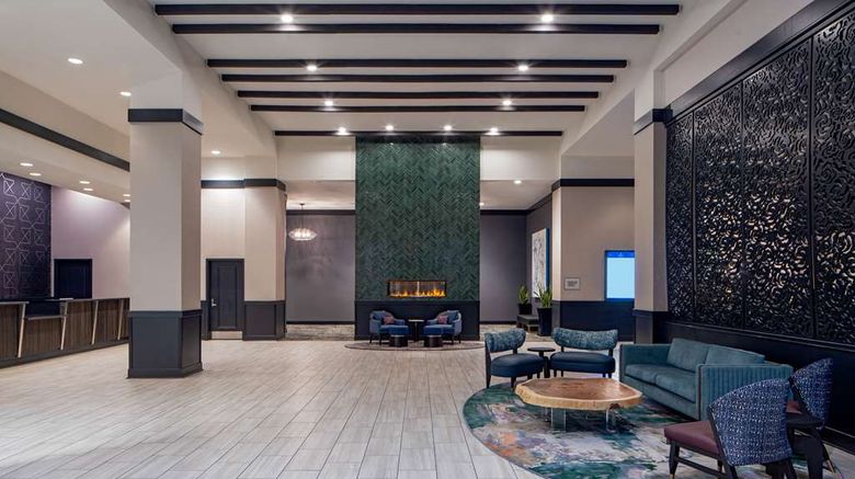 <b>Hilton Shreveport Lobby</b>. Images powered by <a href="https://iceportal.shijigroup.com/" title="IcePortal" target="_blank">IcePortal</a>.