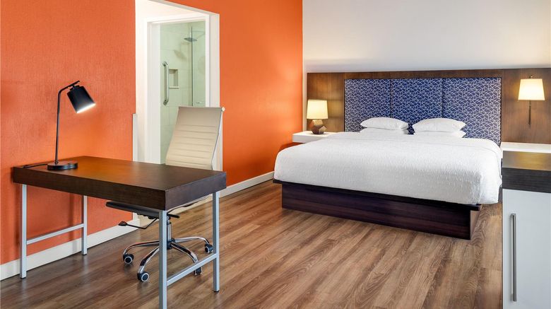 <b>Hampton Inn & Suites San Jose Airport Room</b>. Images powered by <a href="https://iceportal.shijigroup.com/" title="IcePortal" target="_blank">IcePortal</a>.