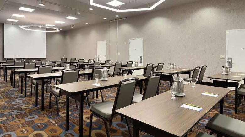 <b>Hilton Garden Inn Cupertino Meeting</b>. Images powered by <a href="https://iceportal.shijigroup.com/" title="IcePortal" target="_blank">IcePortal</a>.
