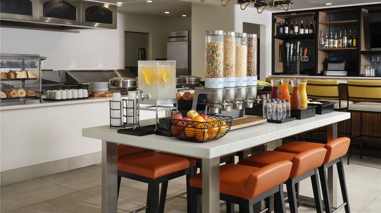 <b>Hilton Garden Inn San Jose-Milpitas Restaurant</b>. Images powered by <a href="https://iceportal.shijigroup.com/" title="IcePortal" target="_blank">IcePortal</a>.