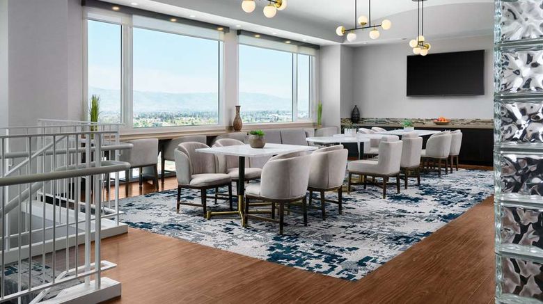 <b>Hilton San Jose Restaurant</b>. Images powered by <a href="https://iceportal.shijigroup.com/" title="IcePortal" target="_blank">IcePortal</a>.