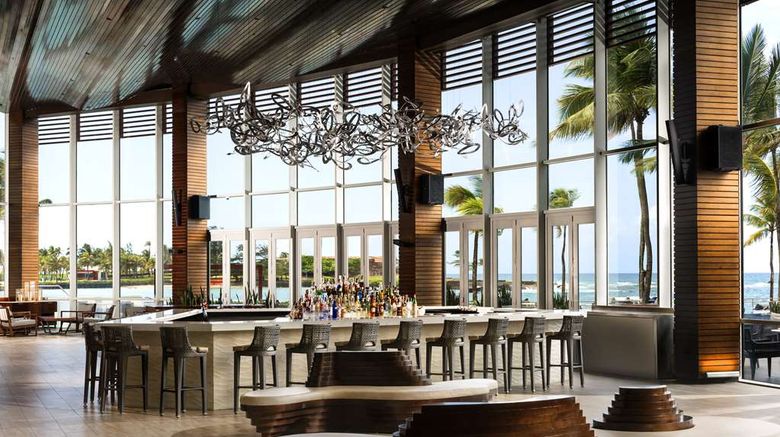 <b>Caribe Hilton Restaurant</b>. Images powered by <a href="https://iceportal.shijigroup.com/" title="IcePortal" target="_blank">IcePortal</a>.