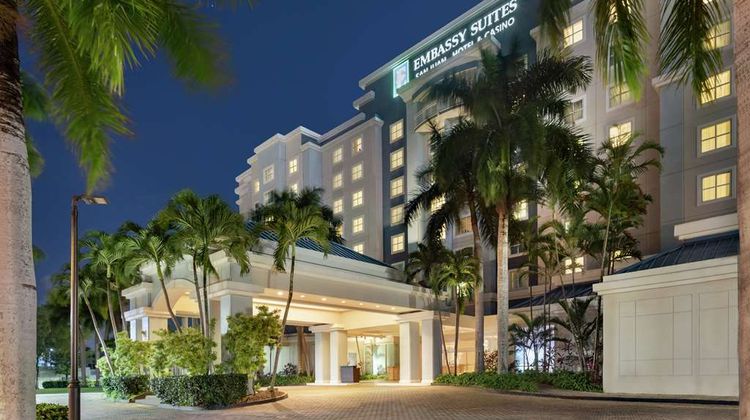 Embassy Suites San Juan - Hotel & Casino Exterior
