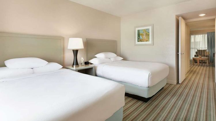 Embassy Suites San Juan - Hotel & Casino Room